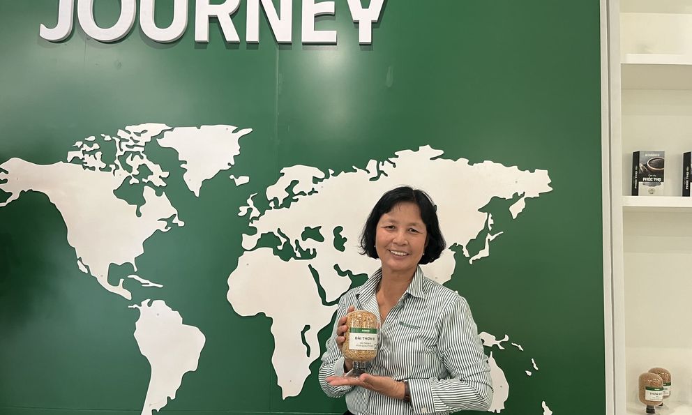 Ai là người đứng sau 