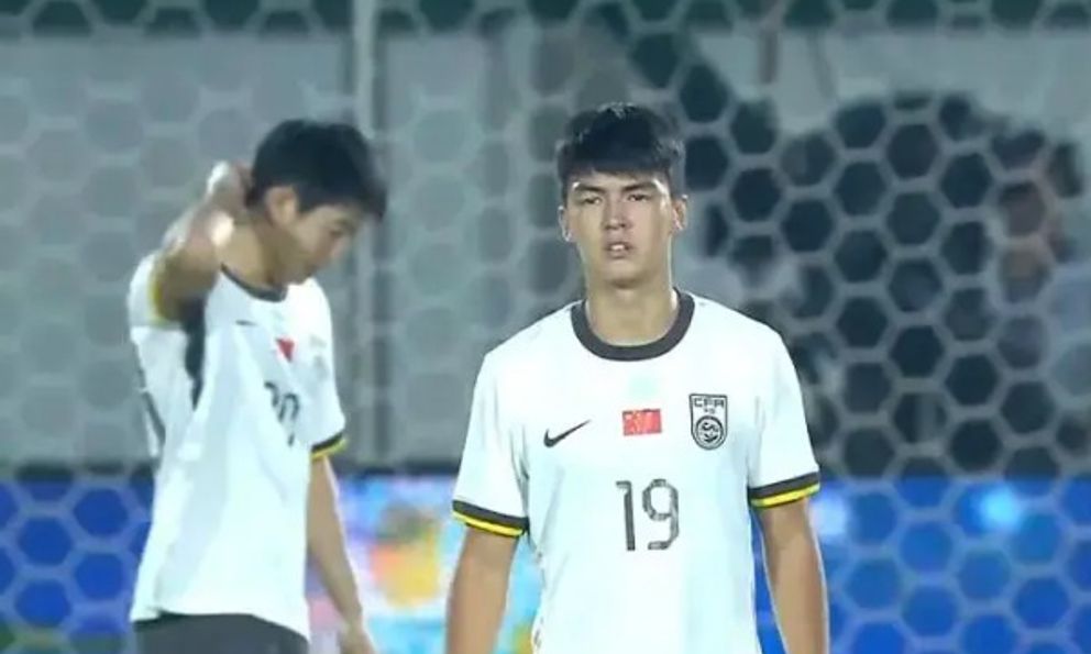 BLV Trung Quốc bất ngờ nhắc tới tuyển Việt Nam sau khi đội nhà hạ Indonesia