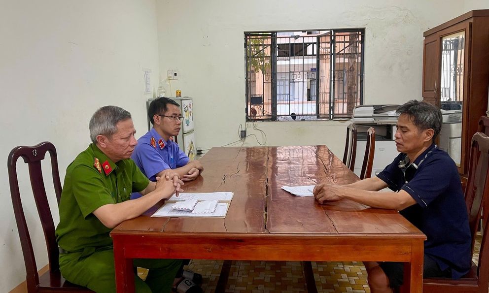 Lê Văn Thương đột ngột 