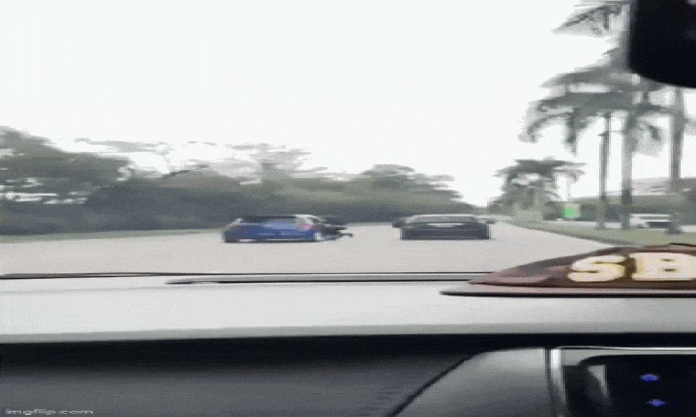 Tấn công rồi đu bám trên cửa xe ô tô của vợ cũ, người đàn ông phải trả giá