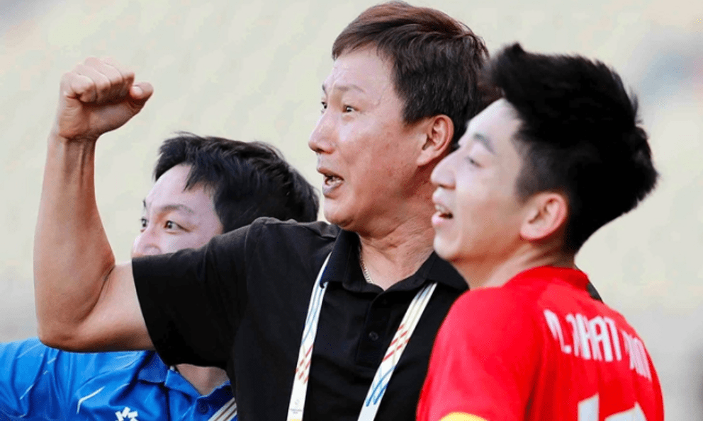 Nhà vô địch AFF Cup lỡ hẹn đấu Malaysia, ngôi sao U23 Việt Nam được thầy Kim chọn thay thế?