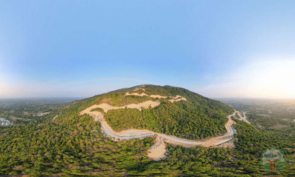 Cảnh tượng ngay lúc này tại ngọn núi cao thứ 2 Nam Bộ: Nhiều người không tin vào mắt mình