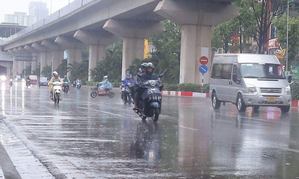 Tin gió mùa Đông Bắc mới nhất: Ngày mai, nhiều nơi mưa to