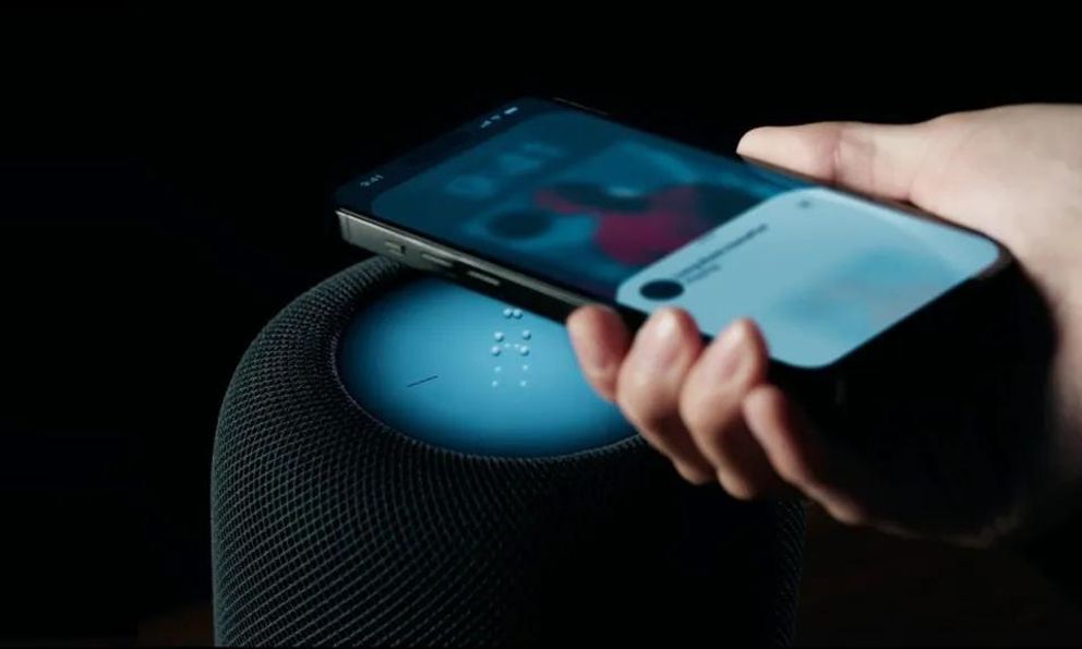 Chuyên gia Nga vạch trần mối họa đến từ những món quà 8/3: Người nhận có thể thành nạn nhân bất cứ lúc nào