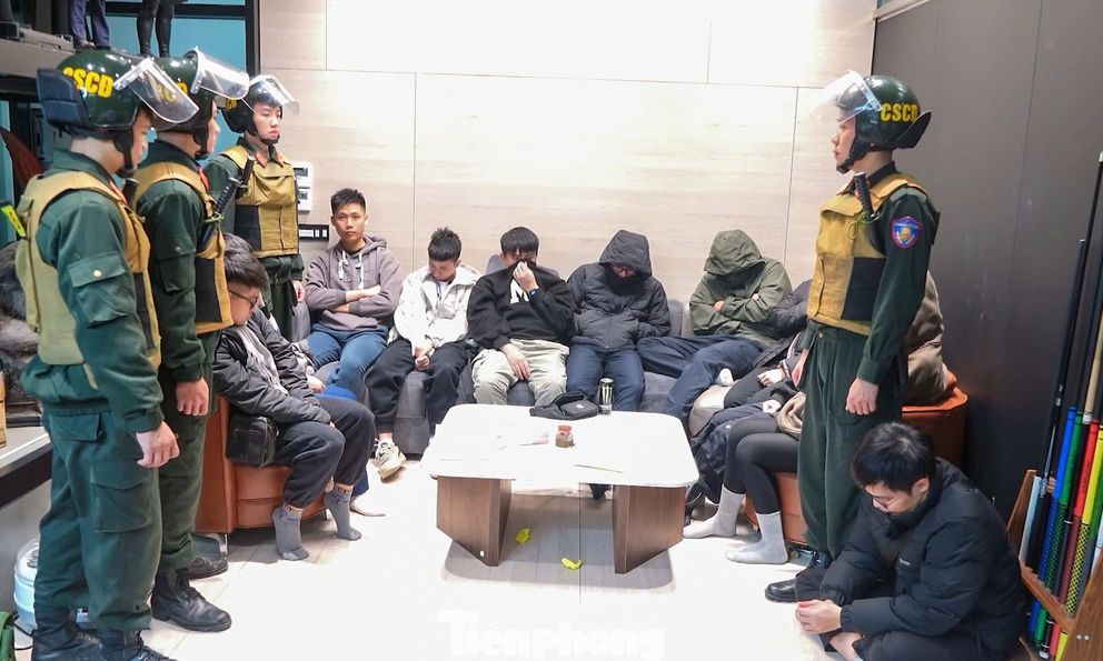 Vụ bắt chủ mưu và hàng loạt nhân viên của 