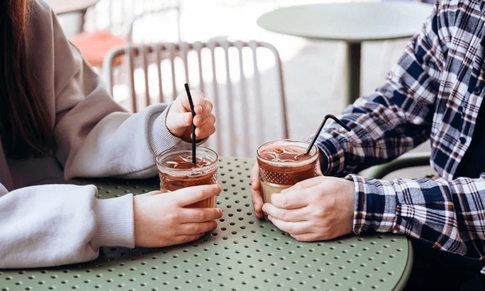 5 loại đồ uống có thể tăng nguy cơ ung thư nếu lạm dụng, 2 loại giúp phòng ngừa: Bạn hay uống loại nào?