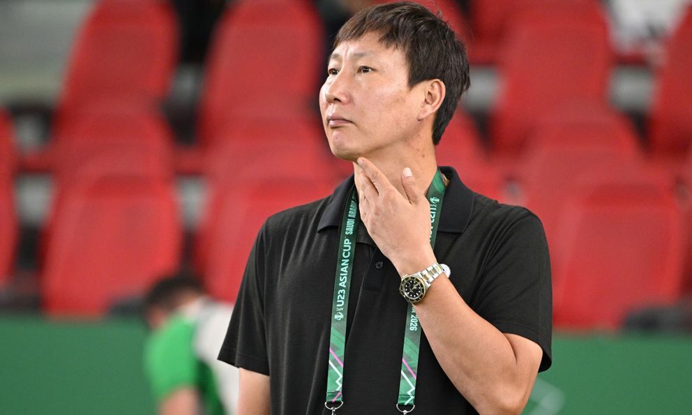 HLV Kim Sang-sik đón dàn nhập tịch khủng, tuyển Việt Nam làm gì để tránh “vết xe đổ” của Malaysia?