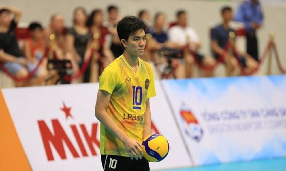 Sau nhiều tranh cãi, Bích Tuyền được thăng chức, tái xuất làng bóng chuyền Việt Nam