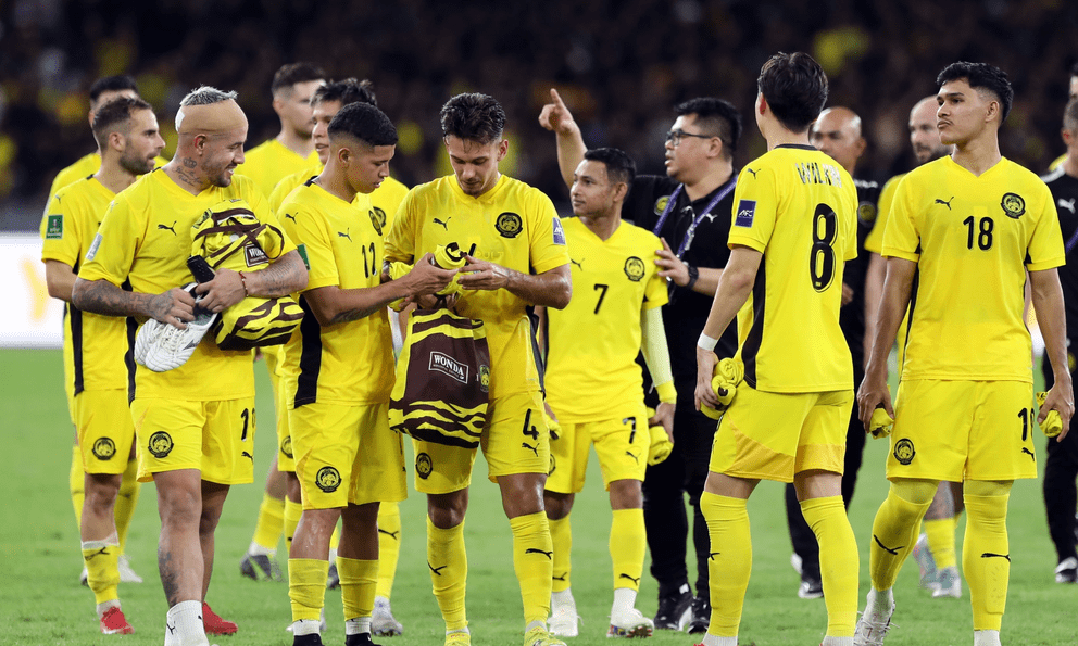 Nhà báo Anh cảnh báo AFC khi chậm phạt Malaysia sau bê bối 