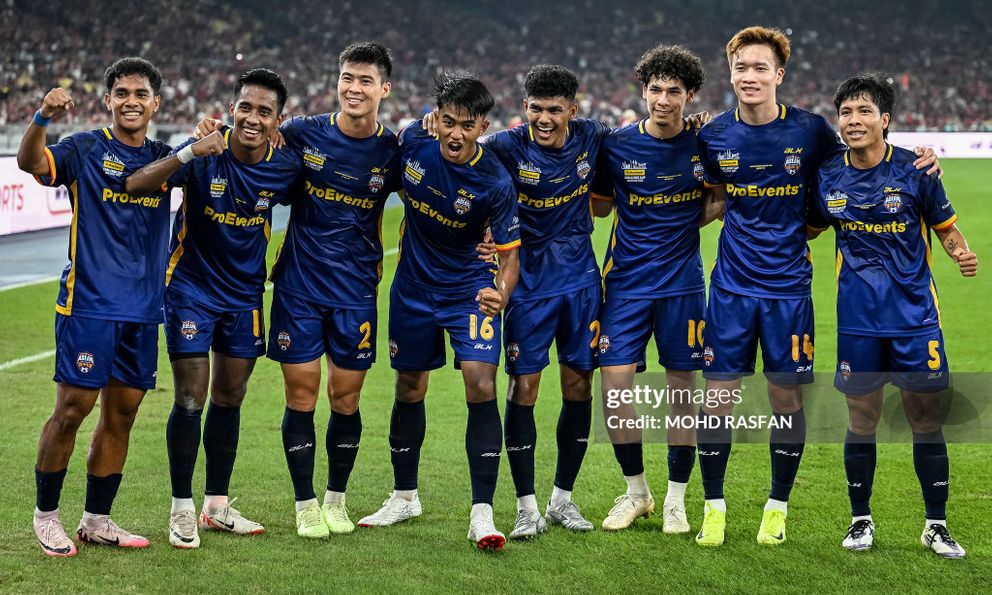 Học trò của HLV Kim Sang-sik bất ngờ từ giã ĐTQG