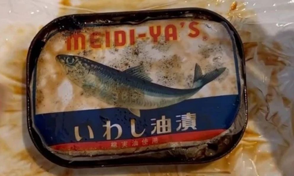 Hộp cá mòi bị “bỏ quên” hơn 50 năm được mở ra: Chuyên gia nhìn thấy gì mà vội cảnh báo?