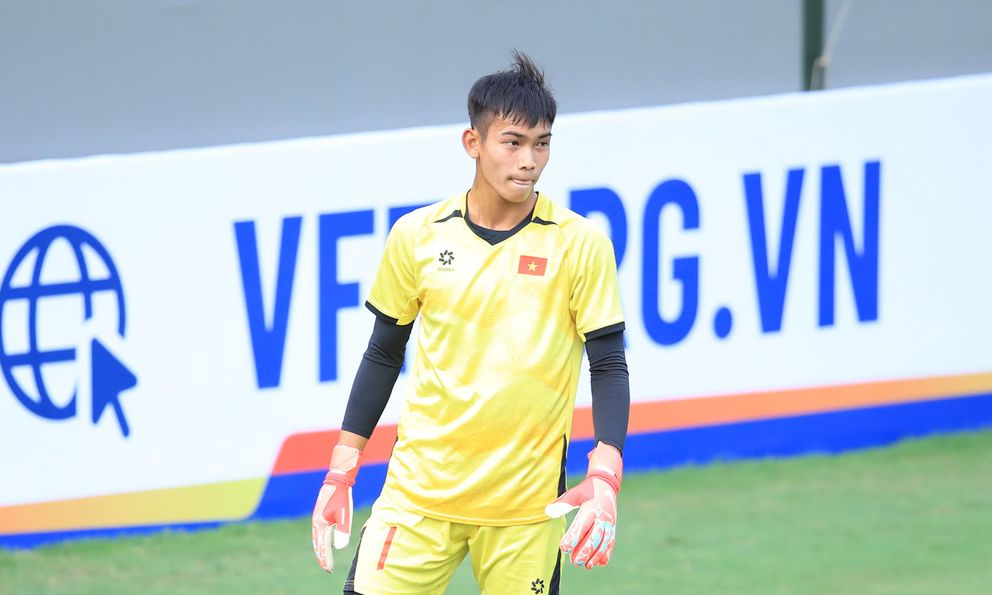 HLV Kim Sang-sik bất ngờ đưa thủ môn U19 lên tuyển Việt Nam, đọ sức cùng Văn Lâm và Trung Kiên