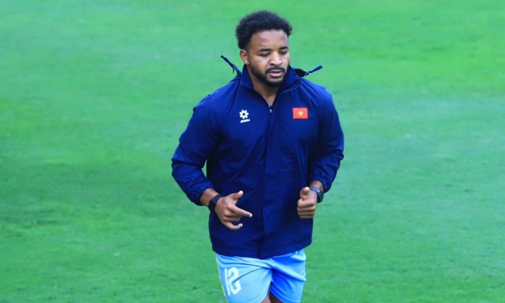 Nguyễn Xuân Son vẫn tập riêng, mối lo lơ lửng trên đầu HLV Kim Sang-sik