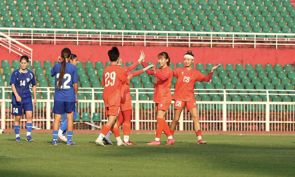 Tấn công mạnh mẽ, tuyển Việt Nam thắng đậm 4-0 trước Uzbekistan
