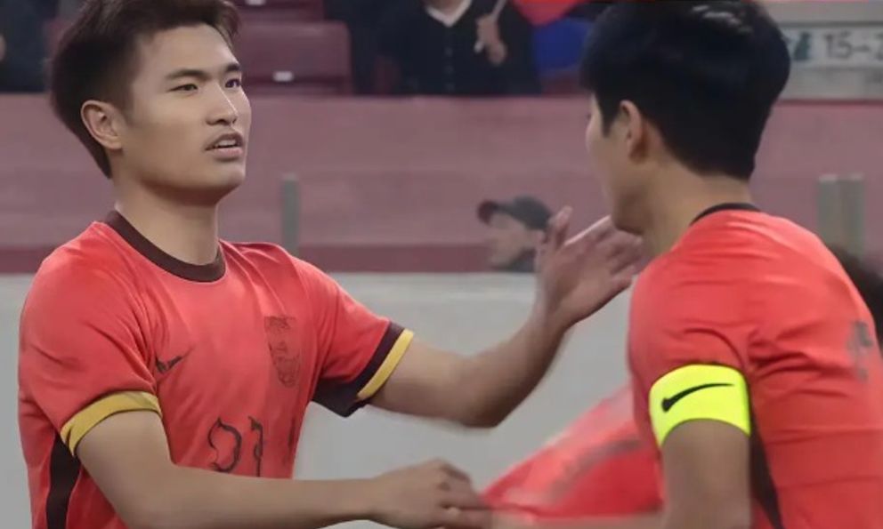 Thoát thua Thái Lan, HLV Trung Quốc liền gửi “chiến thư” tới U23 Việt Nam