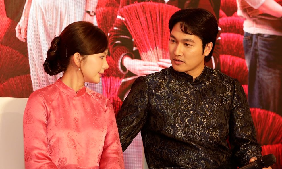 Vợ chồng Đình Tú - Ngọc Huyền kết đôi trong phim giờ vàng VTV sau 4 tháng kết hôn