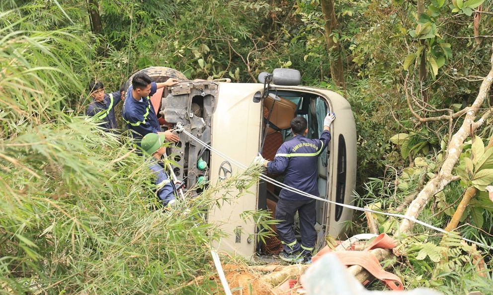 Vụ xe khách chở đoàn nhân viên ngân hàng lao xuống vực ở Tam Đảo: Danh sách các nạn nhân