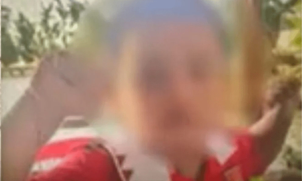 Mẹ đi làm ca đêm, con 3 tuổi ở nhà với cha dượng, sáng hôm sau bé trai tử vong bất thường