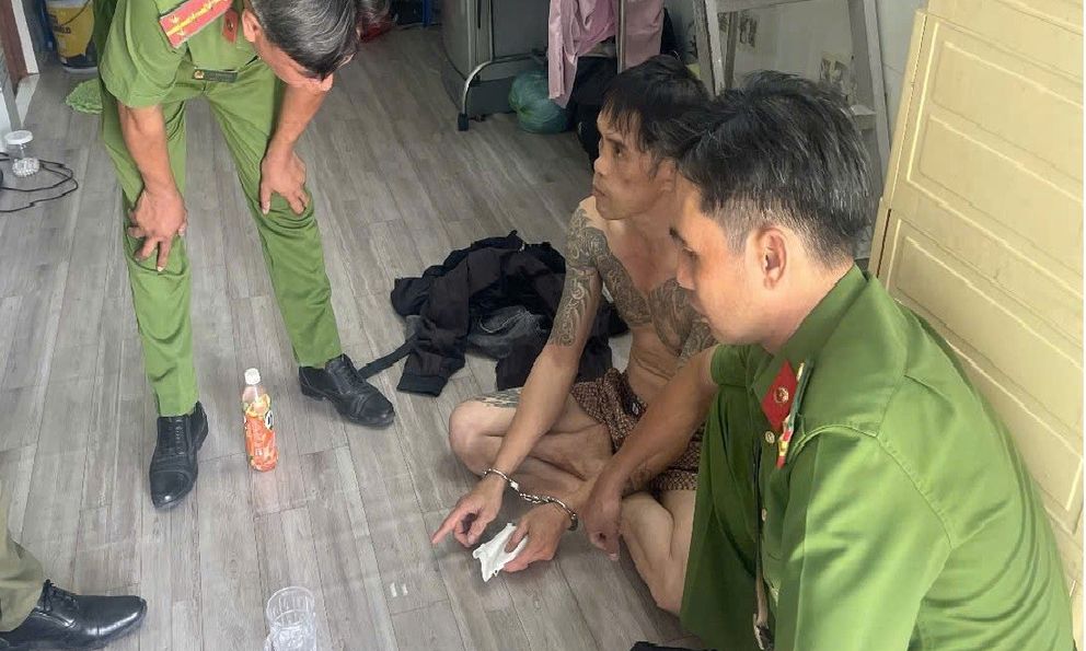 Ập vào phòng trọ, bắt đối tượng tàng trữ ma túy đá