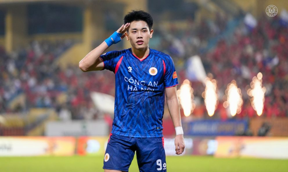 Vừa “mở tài khoản” bàn thắng, Đình Bắc nhận ngay nhiệm vụ đặc biệt từ HLV Kim Sang-sik?