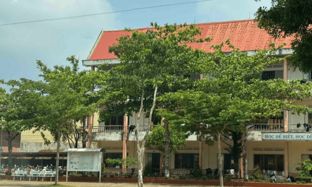 Bị phát tán ảnh nhạy cảm tại trường, quyết định của nữ giáo viên