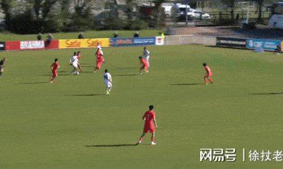 Vừa bị hành hung, sao Trung Quốc lại rực sáng giúp đội nhà thắng nghẹt thở