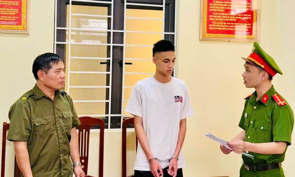 Quyết định bắt tạm giam Tạ Minh Khang SN 2008