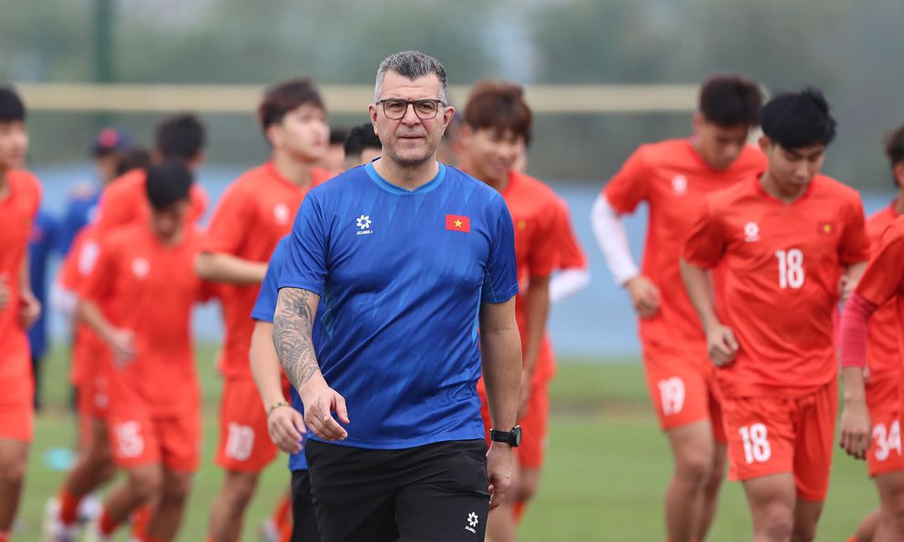 HLV Brazil gạch tên 2 cầu thủ, chốt danh sách tuyển Việt Nam dự giải Đông Nam Á