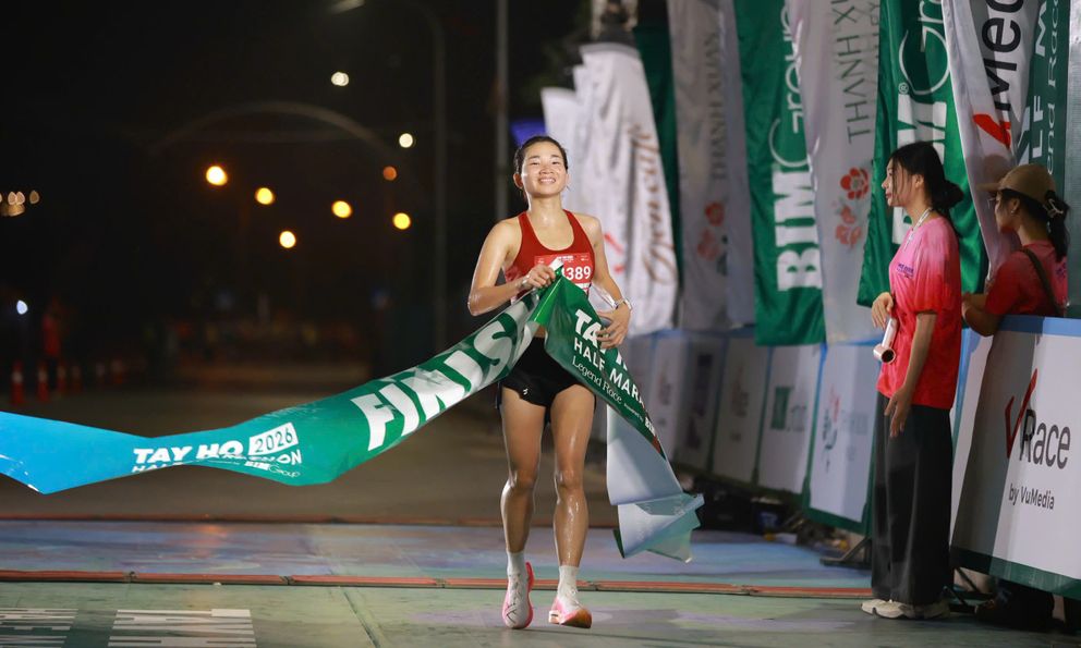 Nguyễn Thị Oanh và Nguyễn Trung Cường tỏa sáng, 10.000 runner thắp bùng “Hào khí Thăng Long”