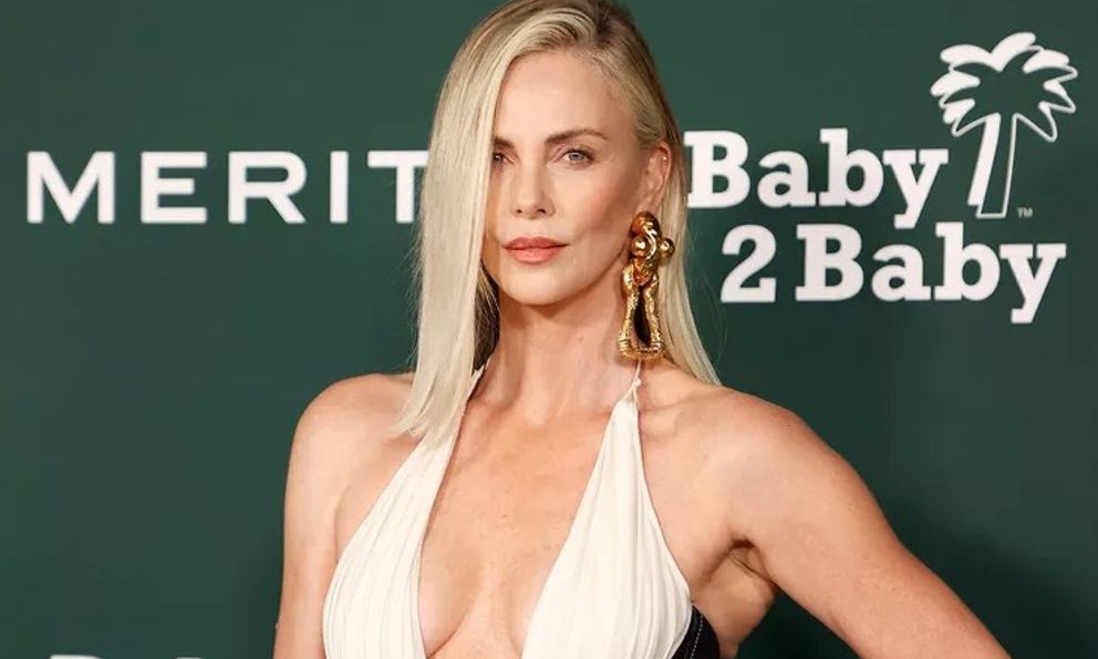 Đả nữ gợi cảm bậc nhất thế giới 50 tuổi vẫn trẻ đẹp khó tin: Bí quyết gói gọn trong 3 điều