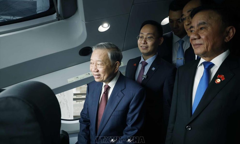 Chuyến tàu Tổng Bí thư, Chủ tịch nước Tô Lâm vừa đi: Gần 2500km chỉ hơn 10 tiếng, tối đa 350km/giờ