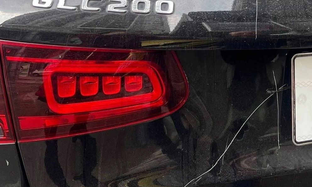 Diễn biến mới vụ Mercedes bị đập gương, cào xước khi đỗ bên đường ở Hà Nội