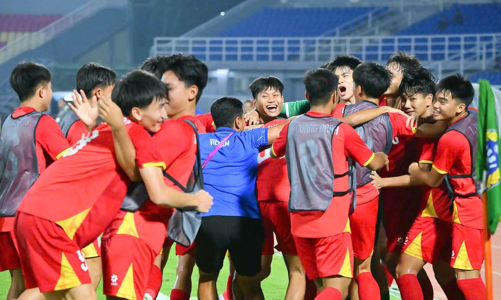 U17 Việt Nam hạ Úc vào chung kết, CĐV Thái Lan tranh cãi dữ dội: “Chúng ta đang tụt lại”
