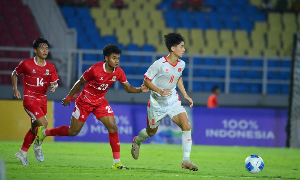 Chuyên gia Indonesia: “Trận gặp Việt Nam, chúng ta thật tệ!”