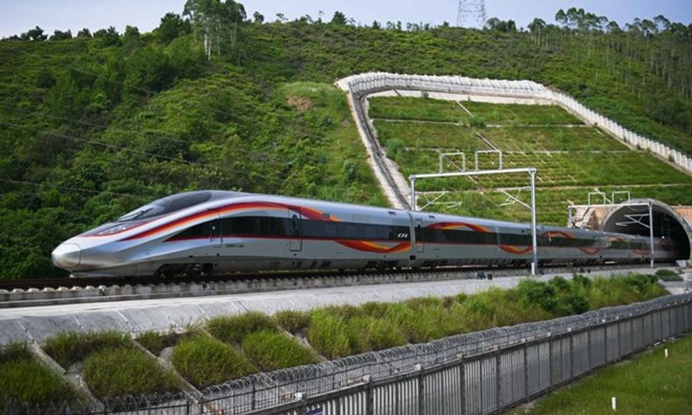 Chuyến tàu đi 120km hết 30 phút có giá vé tháng gần 9 triệu đồng: Khách được dùng tối đa bao nhiêu lượt?