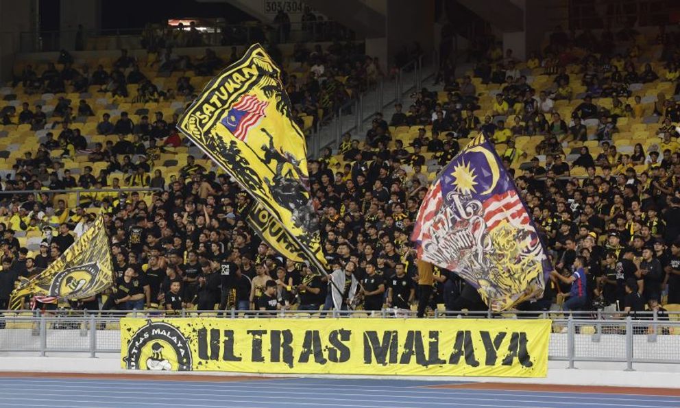Đội nhà thua đậm Việt Nam, fan Malaysia tẩy chay quy mô lớn, đòi tước giấy tờ 7 ngôi sao nhập tịch