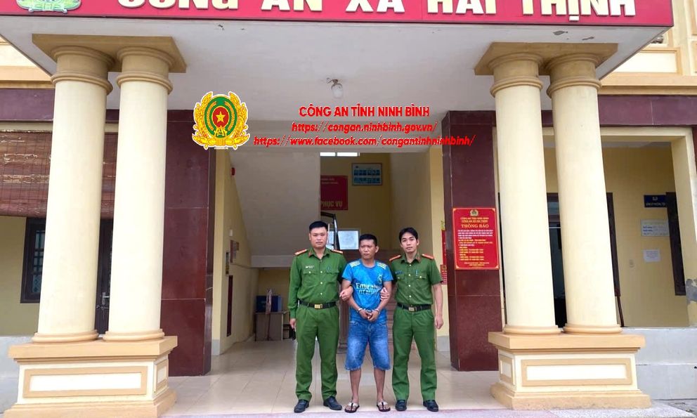 Bắt, khám xét khẩn cấp nơi làm việc của Huỳnh Thanh Trắng 
