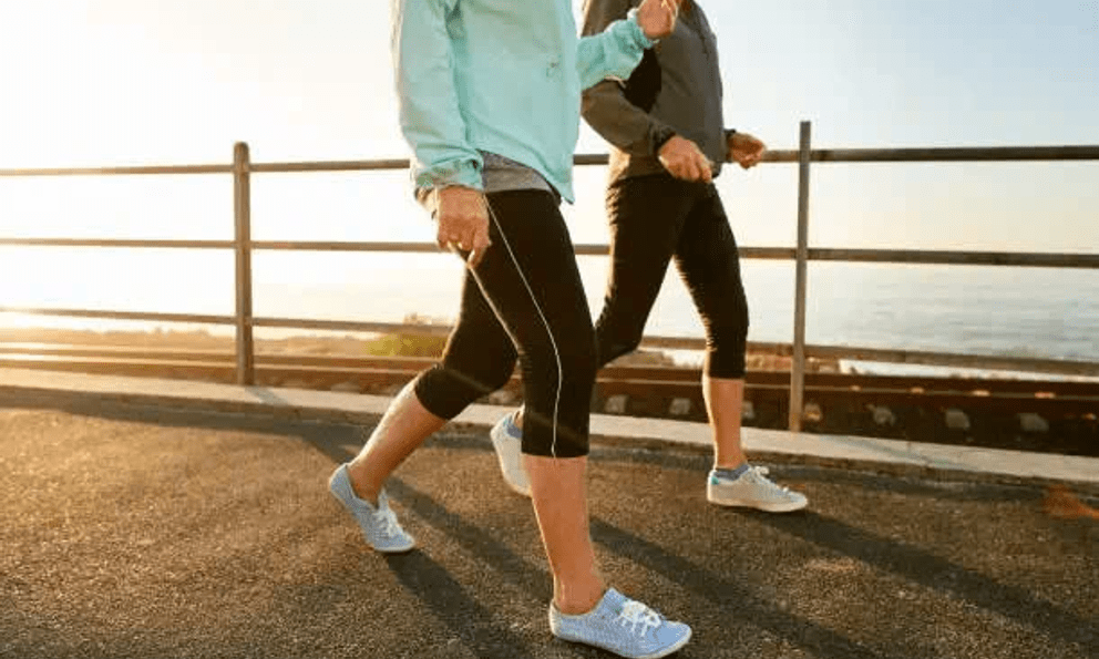 Bác sĩ gia đình tiết lộ cách đi bộ đốt mỡ bụng hiệu quả tới bất ngờ
