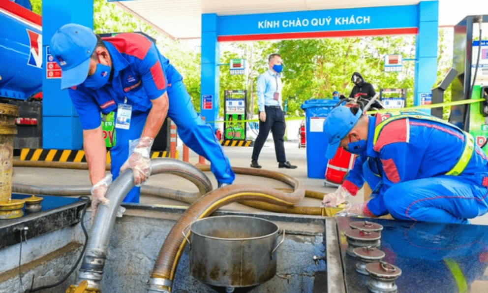 Xăng E10 - Loại nhiên liệu mới có mặt tại mọi cây xăng từ 1/6: Những điều người dân cần biết