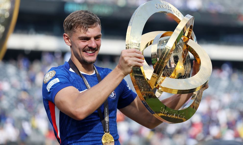 CĐV Malaysia muốn nhập tịch nhà vô địch World Cup giá hơn 1000 tỷ đồng và cái kết phũ phàng
