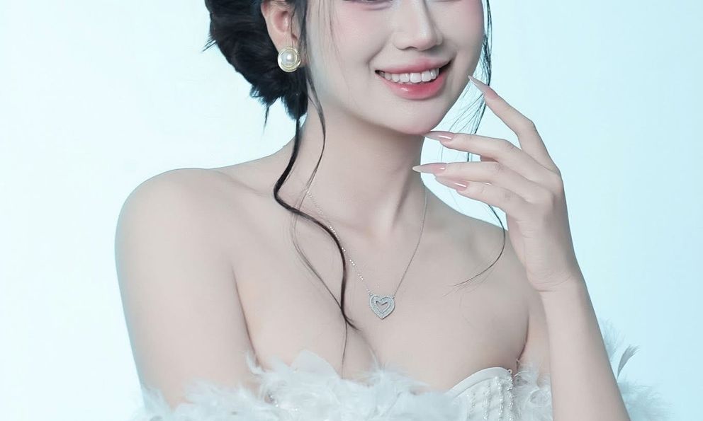 Á hậu Hoàng Thúy An, quê Hải Phòng ấp ủ giấc mơ lớn sau đăng quang