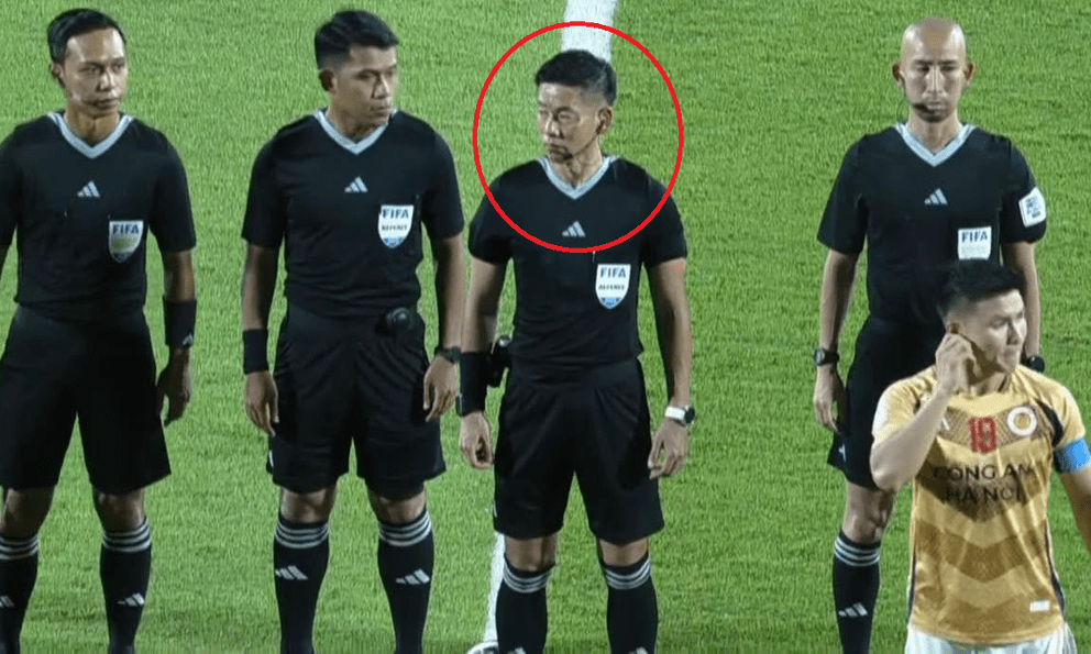 Trọng tài FIFA tạo ra 2 tình huống tranh cãi, đẩy tuyển Việt Nam vào thế bất lợi trước Indonesia là ai?