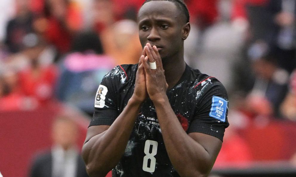 Cú gãy chân khiến cả World Cup bàng hoàng: Bi kịch của tuyển thủ Canada và góc khuất phía sau