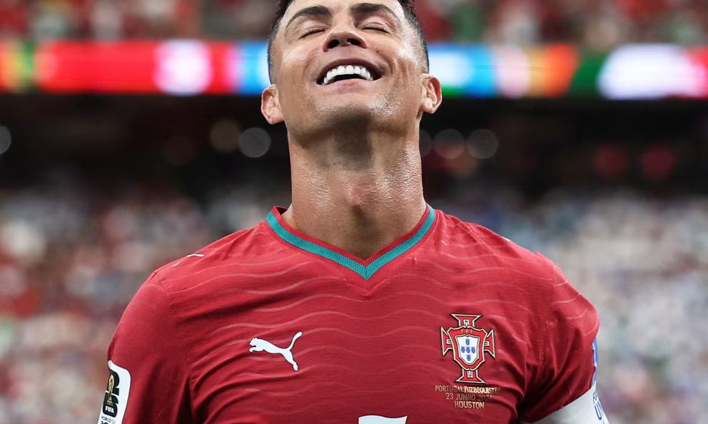 Lộ mất rồi, Ronaldo ơi!