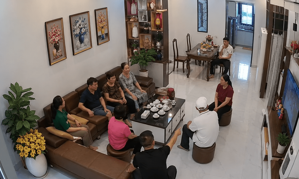 Ly hôn 8 năm, nàng dâu vẫn ở với mẹ chồng, đợi con ruột đến đón bà về chăm sóc thì ai cũng từ chối