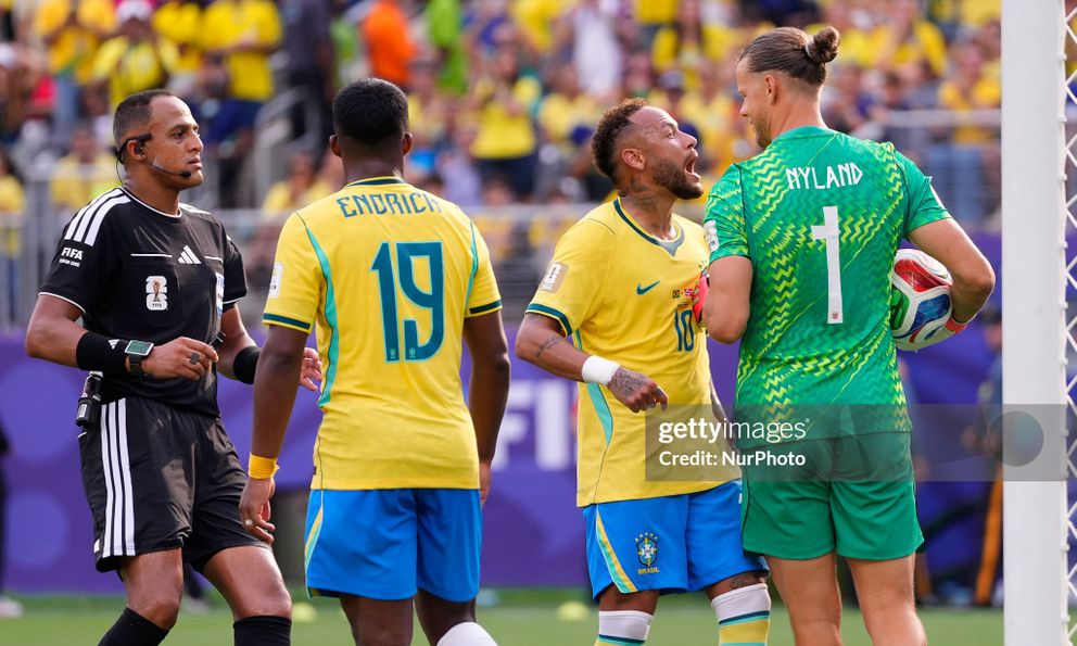 Neymar nói gì với thủ môn Na Uy trong màn đấu khẩu ở quả phạt đền phút bù giờ?