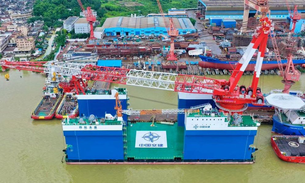 Tạo ra con tàu chứa khối sắt cao bằng tòa nhà 50 tầng, Trung Quốc khiến thế giới phải 