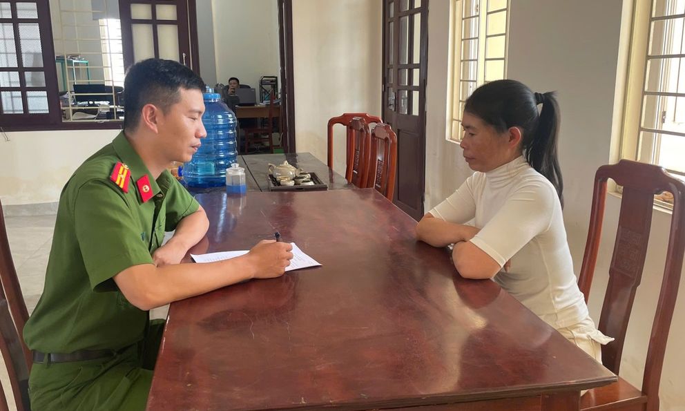 Nguyễn Thị Thanh Nga 48 tuổi ra đầu thú