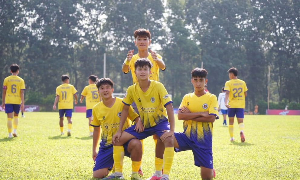 Hà Nội sớm vào tứ kết U17 Quốc gia 2026, cuộc đua các bảng vẫn nóng bỏng
