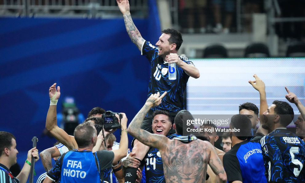 90 phút để Messi thành 